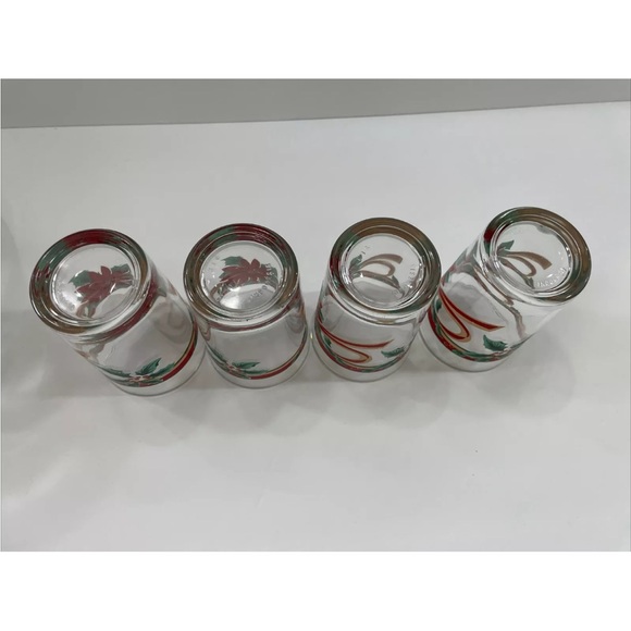 Vintage Poinsettia And Holly Berry Juice Water Pitcher And 4 Glasses Christmas - Picture 7 of 7